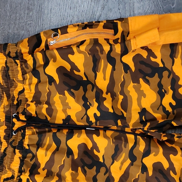 FASHION NOVA Cadet on Duty Orange Camo Joggers Size L - Picture 4 of 10